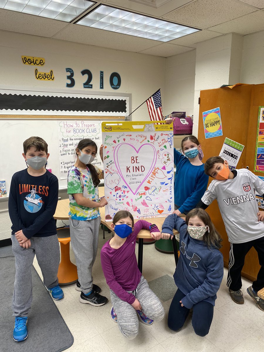 We’re getting creative during rainy day recess! We love collaborative projects that build classroom community! ❤️🤝💌 #bekind #sohappytogether #FHESfamily