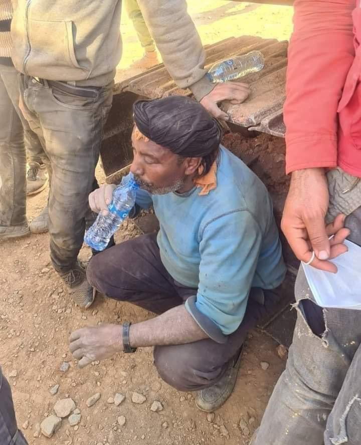 بطل المغرب الحاج علي الصحراوي خبير حفر الآبار الذي تولى عملية التخطيط والحفر اليدوي لإخراج #الطفل_المغربي_ريان