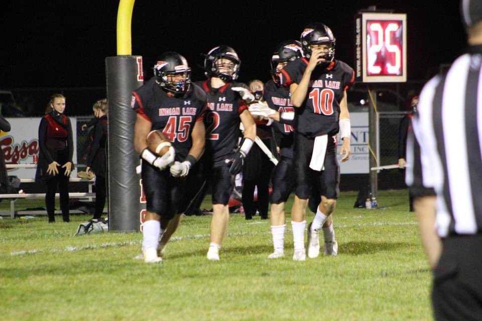 SlagleEli's tweet photo. I would like the thank all of my family that has supported through the past 4 years of high school and thank you to all the coaches that took the time to coach me and teach me what I know on the field, with that being said I am 1000% committed to @MuskingumFB  #GoMuskies 🔴⚫️ https://t.co/zkHYZhVcHh