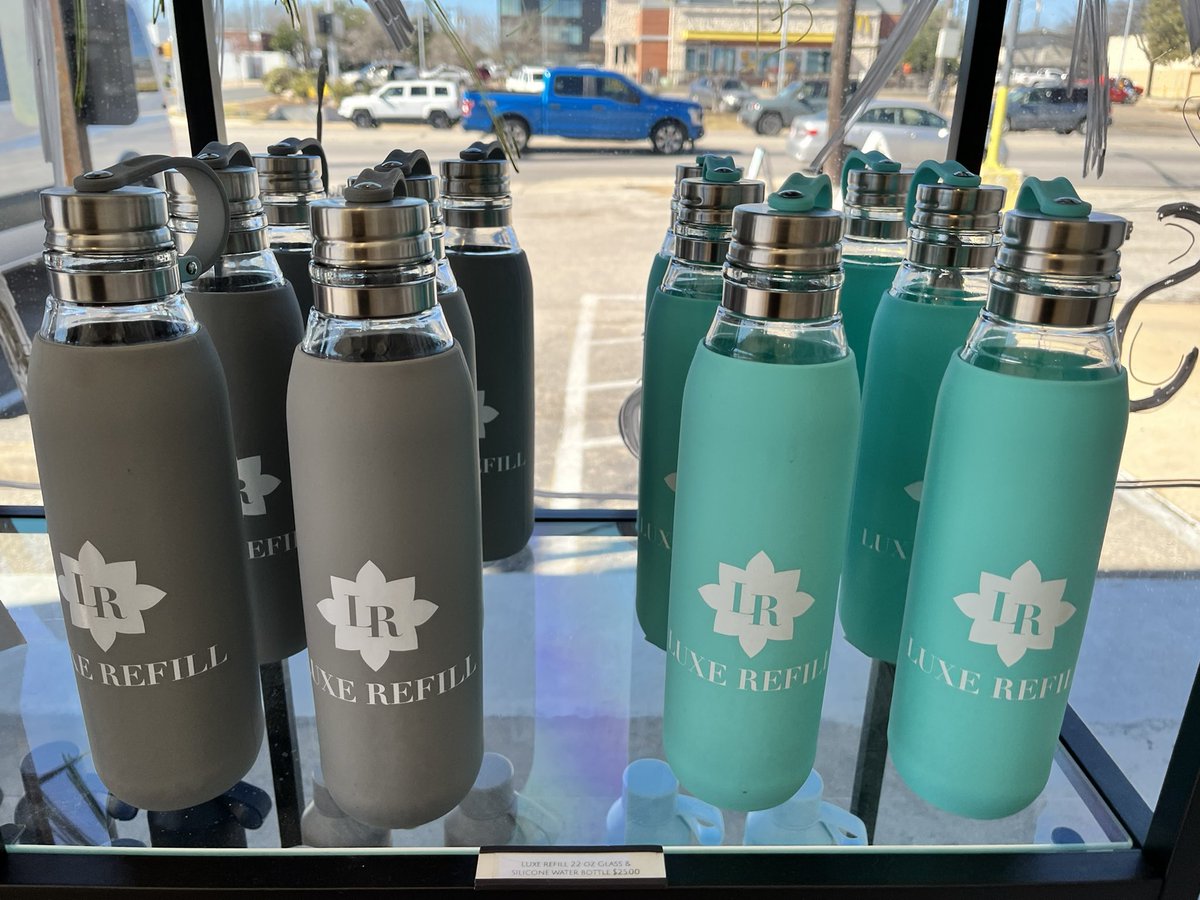 TeamGumball5's tweet photo. #SupportLocalSaturday tour rolls on at #LuxeRefill my #ZeroWaste Queens Store. Its gorgeous, come do some 🌏 friendly shopping. Everything from personal care 2 Home Cleaning 2 Laundry Supplies is either Zero Waste, Recycled, Upcycled, Repurposed or Refillable. Sup @adriangrenier https://t.co/XQKr5NyndB