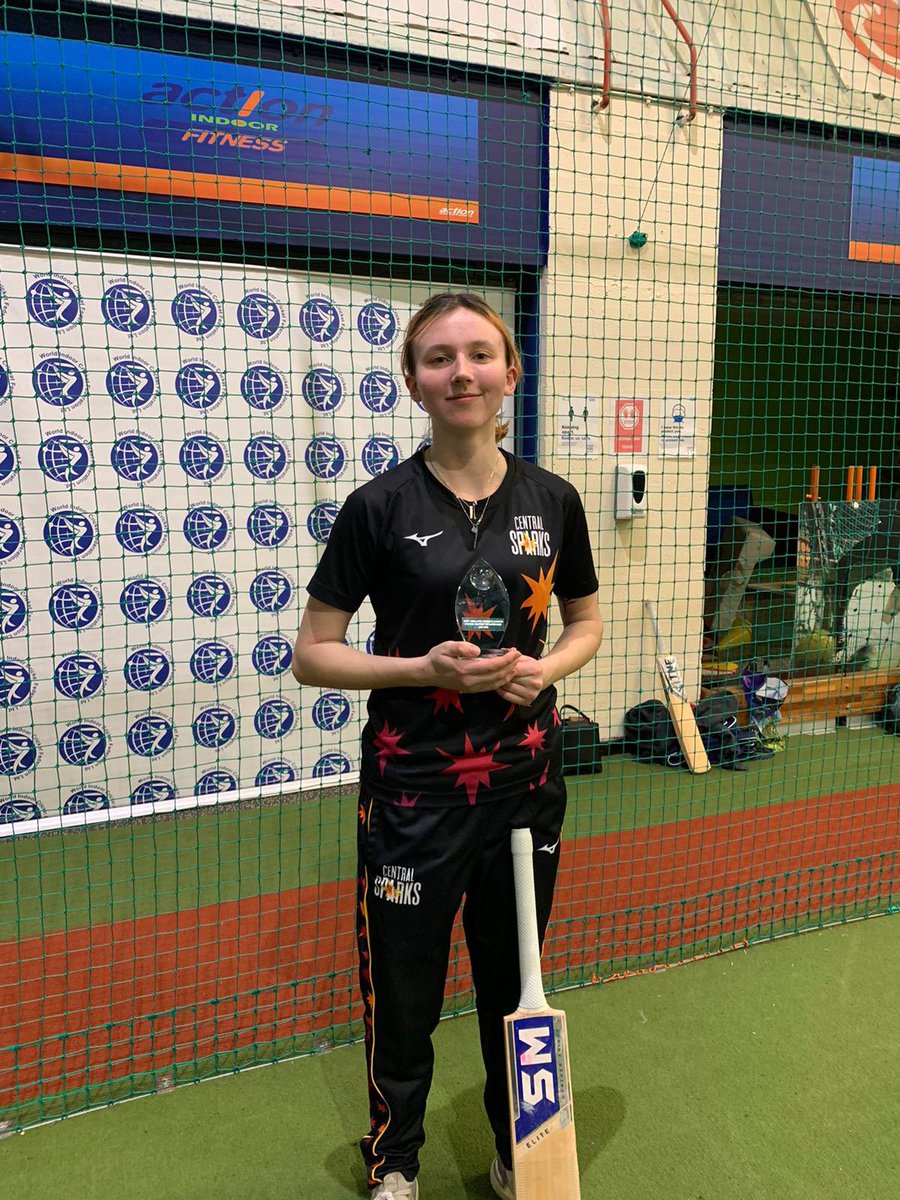 Today we ran our first ever indoor tournament in association with @EnglandIndoor @ecbic_natleague well done to all the teams who took part and congratulations to champions @BerkswellWomen . Also well done to Laura from @CentralSparks who was the tournament’s MVP