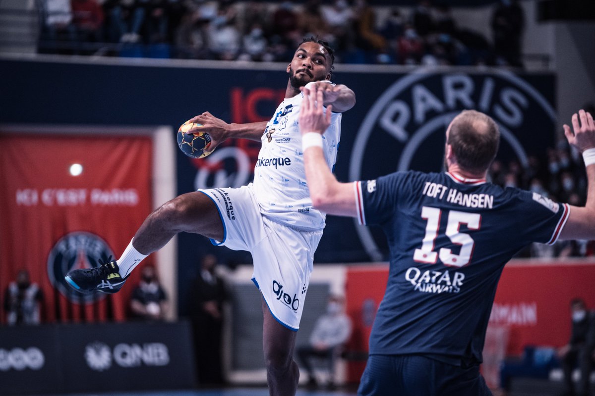 USDKDunkerque's tweet photo. Mi-temps: Nos Lions sont à 5 longueurs du @psghand (20-15). 🔵⚫️
#PARDUN https://t.co/mpivBqH4YU