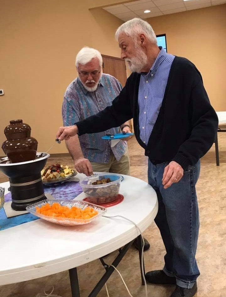 Franklin Presbyterian #Franklin #Kentucky Bingo Night with Fondue Dinner 2018 was a great success. 21 people milled between 5 tables to Fondue their meat, cheese, and dipped into a chocolate fountain. #nationalchocolatefondueday @Presbyterian #pcusa #Presbyterian #fondue #bingo