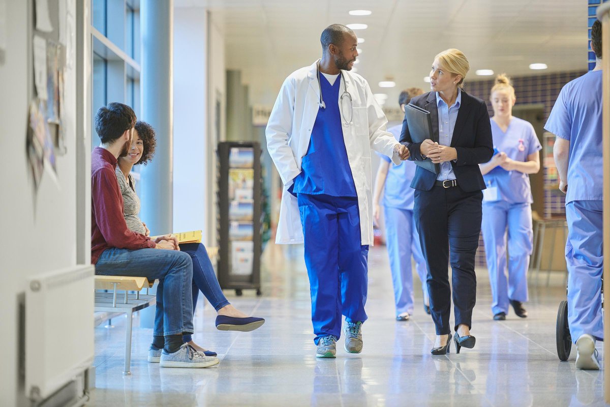 SaeHub's tweet photo. Wondering about the challenges your healthcare organization will face in 2022?  HUB’s Pete Reilly sat down with PSQH to discuss the industry outlook and his predictions for 2022.   https://t.co/geQMbRvf8t https://t.co/9lSf2P2NAD