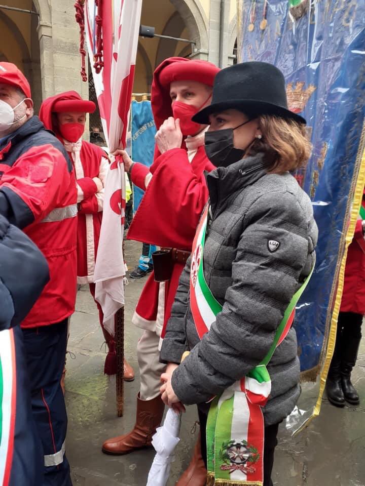 Alessia_Bettini's tweet photo. Oggi a Marradi per esprimere vicinanza e solidarietà alle lavoratrici e ai lavoratori dell’Ortofrutticola del Mugello. Al loro fianco a sostegno di una realtà punto di riferimento per questo territorio. https://t.co/Z9ew31YSQL