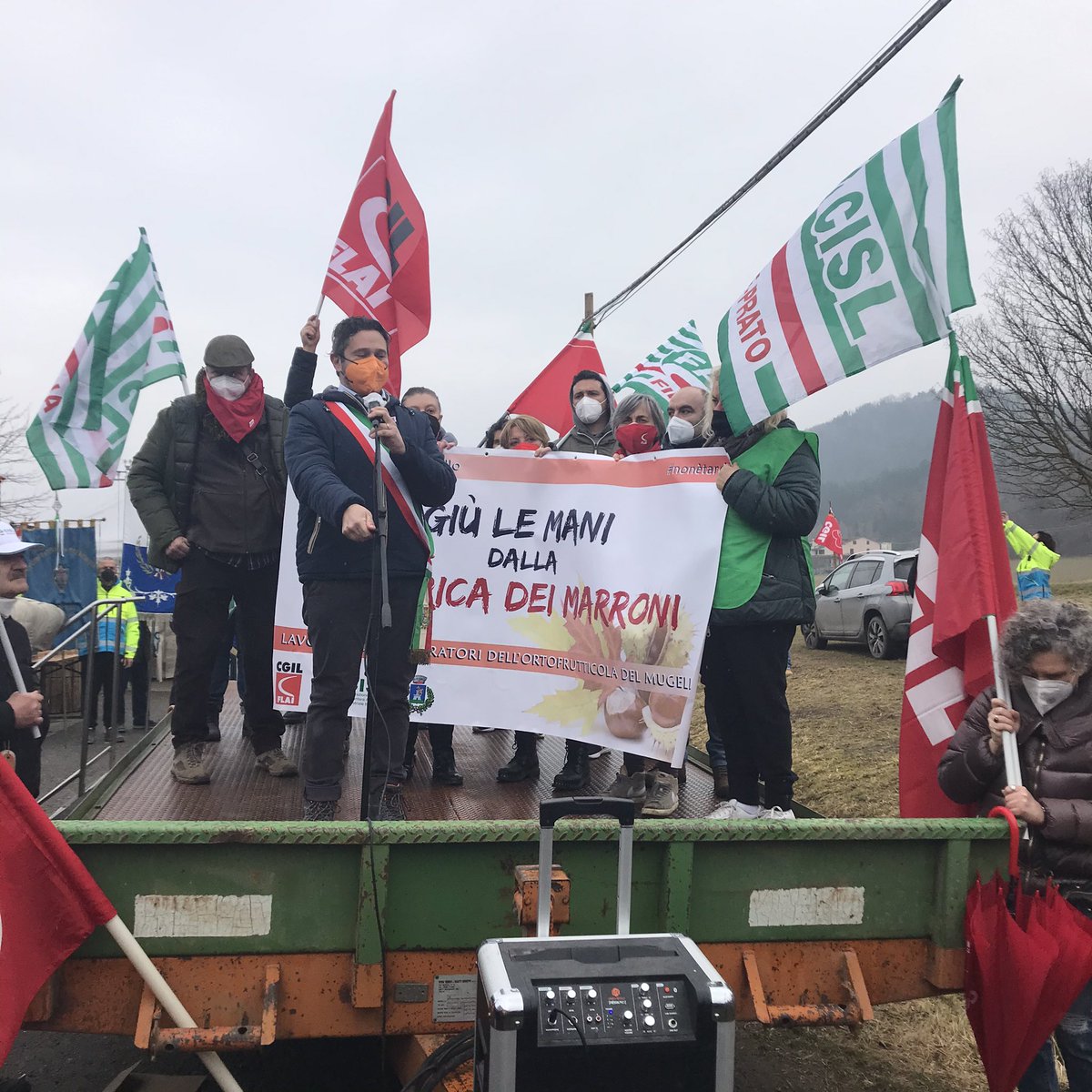 Alessia_Bettini's tweet photo. Oggi a Marradi per esprimere vicinanza e solidarietà alle lavoratrici e ai lavoratori dell’Ortofrutticola del Mugello. Al loro fianco a sostegno di una realtà punto di riferimento per questo territorio. https://t.co/Z9ew31YSQL