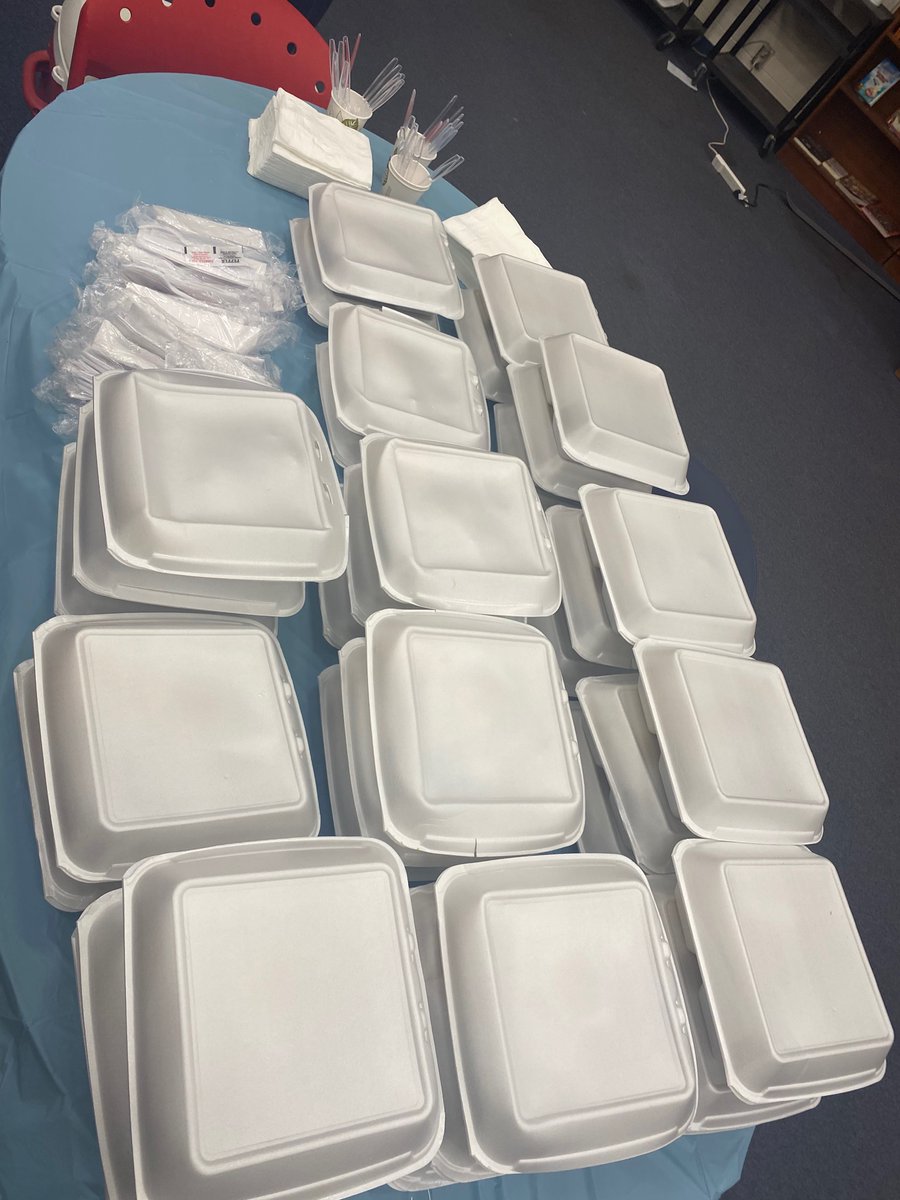 GirlsBballECHS's tweet photo. Shoutout to Southern Kafe for catering our senior night meal last night. The coaching staff, players and parents really enjoyed everything especially the banana pudding 😊 https://t.co/iy4ya97Tdi