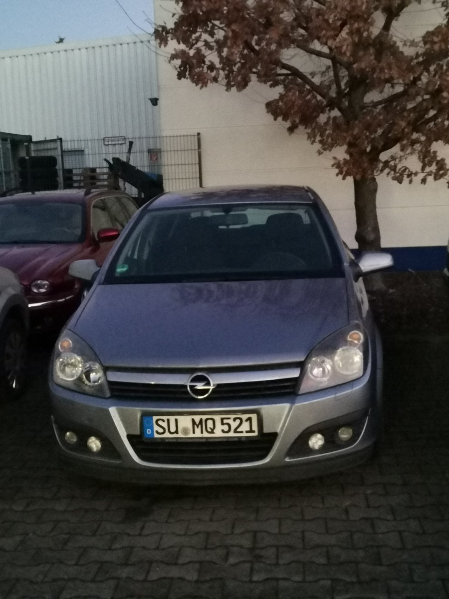 Mein kleiner Astra. Heute war unser letzter Tag, wo ich mich von dir verabschieden konnte. Du hast mich die letzten 7 Jahre immer zuverlässig und sicher durch halb Deutschland gebracht. Hatten lustige wie auch turbulente Fahrten bewältigt. Danke für alles ❤️.