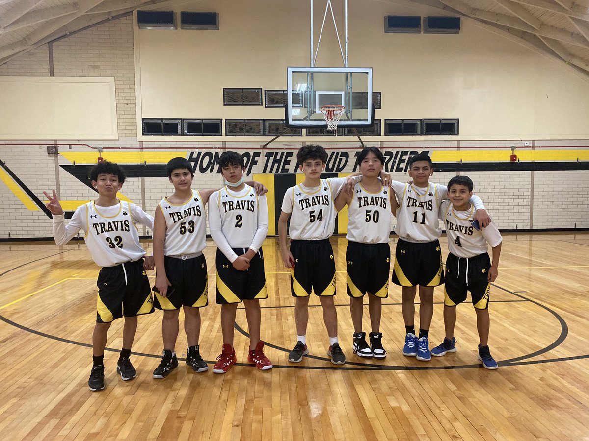 faynna's tweet photo. #McAllenISD BB Tournament - TMS 7th Grade Light advances to the next round 🐾💛🐾 @bmcclenn @RickRomeros @hdperez5 https://t.co/GLbX0CTezo