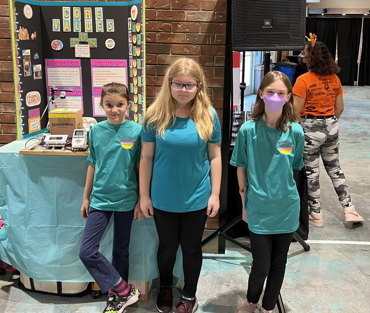 FLL7407CAKEBATTERS tweet media