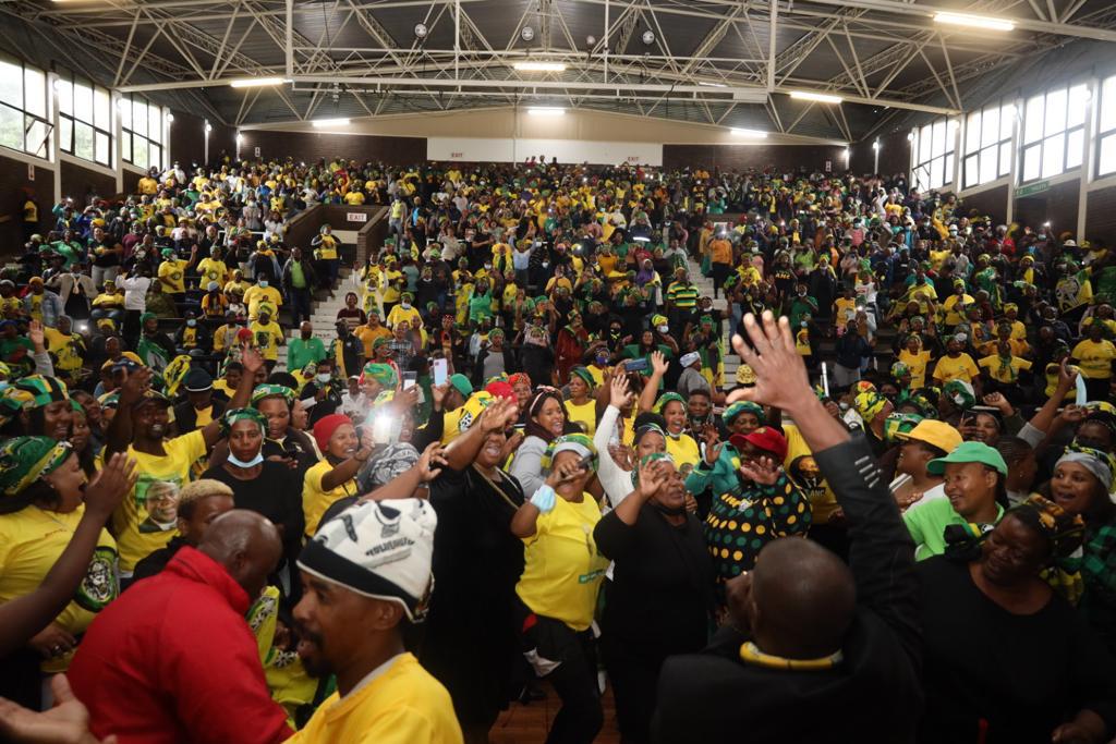 BuyaMabuyane22's tweet photo. ANC provincial Chairperson Cde Lubabalo Oscar Mabuyane has arrived in Orient Theatre ANC Dr Rubusana Region for #ANC110 celebrations.
#BuyaMabuyane22
#SecondPhase https://t.co/NWu5ez58jY