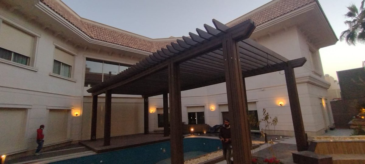 Wpc43285492's tweet photo. #الحزم_الشباب
#مظلات
برجوله من انتاج شركة مقنا للتنمية الصناعية 
الاعمده 12 * 12 و لكن كل عمود عباره عن 4 اعمده جنب بعض  12 * 12
الكمرات عباره عن 10 * 30 دبل
و السقف 5 * 20 https://t.co/zxy0DD3ZeM