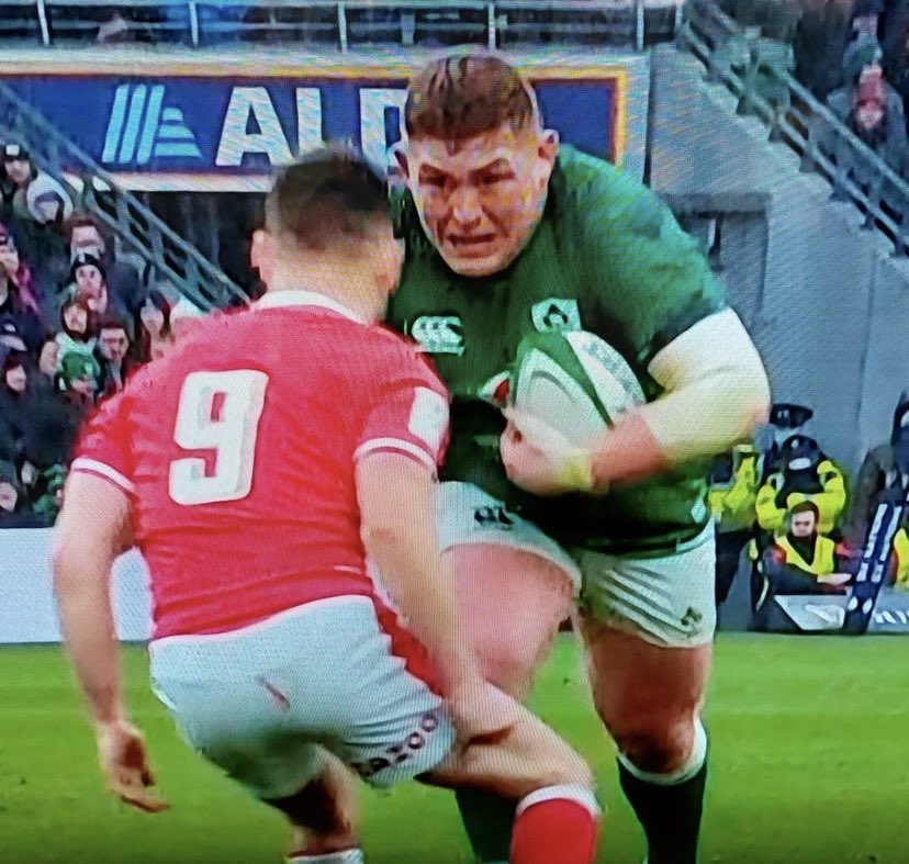 TommyC15's tweet photo. A sight no scrum half ever wants to see 🥺 #IREvWAL @IrishRugby https://t.co/HMDsHEr8mF