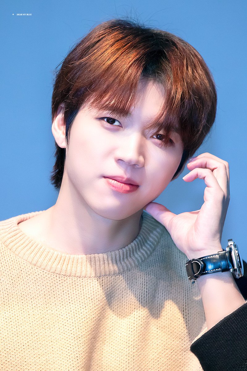 lovers_glay's tweet photo. 220205 2022 SEASON'S GREETINGS 

#우현 #남우현 #WooHyun #NamWooHyun

©myBlue_WH https://t.co/JhAafKSGub