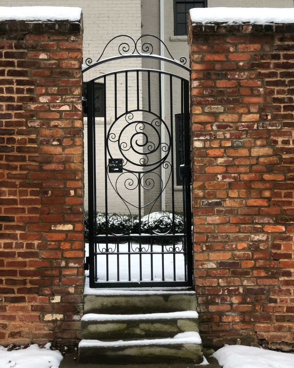 SCDNR's tweet photo. Who else is still reminiscing about SC's recent snow??❄️
The Parker Annex is a state-of-the-art archaeology lab and curation facility for SCDNR with a rich history in the Bull Street District.
For the full history, visit: https://t.co/kR715PQbTk
#VisitSCDNR #ScenicSaturday https://t.co/7teUdsCHT5