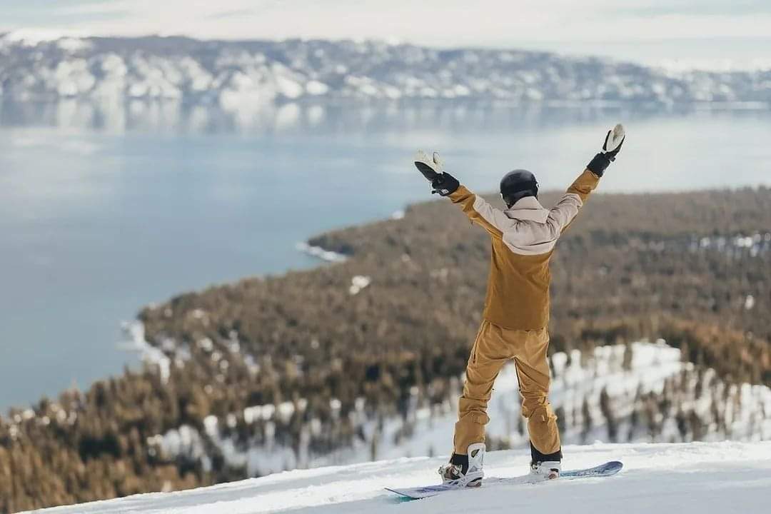 Looking for an epic Lake Tahoe adventure? Book a room at #basecamptahoecity and enjoy discounted lift tickets at <a href="/skihomewood/">Homewood Mountain</a>. Book three nights midweek and receive a FREE LIFT TICKET! ⛷️

Plan your vacation today at: basecamptahoecity.com

Photo: instagram.com/aaroper