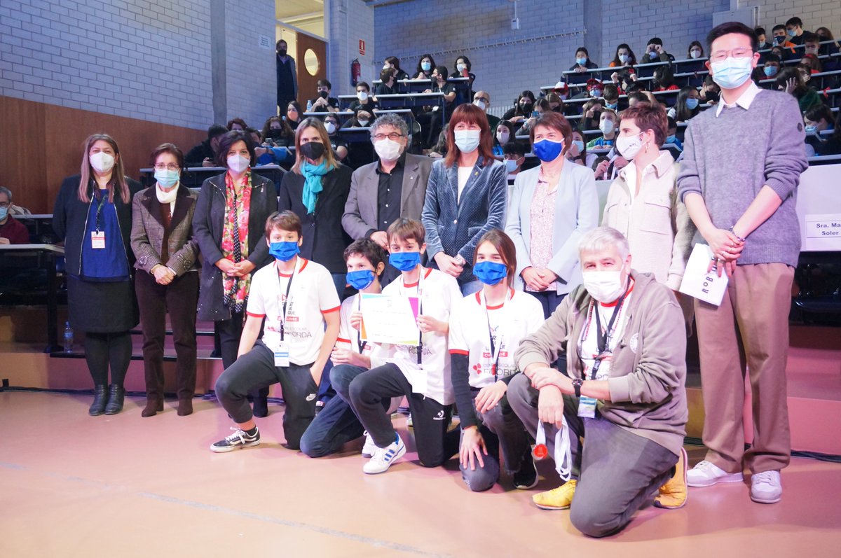 🏅🏅Moment d'entrega de medalles a l'equip Death Robots🏅🏅
<a href="/AjRoses/">Ajuntament de Roses</a> 
<a href="/Cemporda/">CentreEscolarEmpordà</a> 
❤️ Fins la propera ❤️