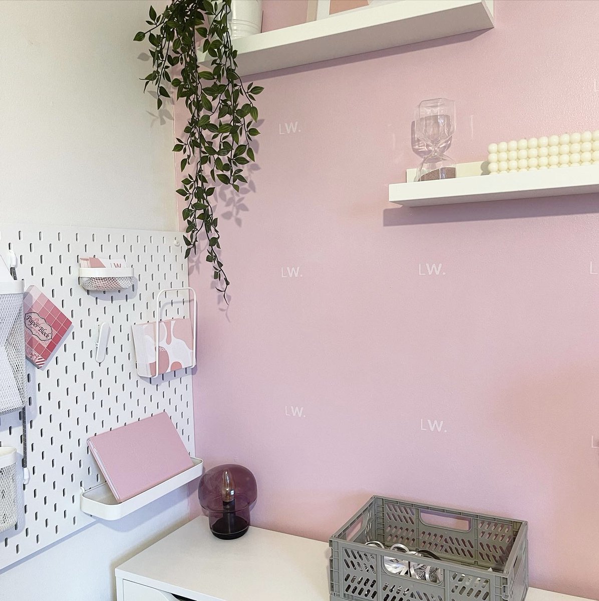 luxe_wax's tweet photo. Spent this morning organising my work station! 🌸
-
Added some shelving and a peg board as suggested by @girlsinbusinessuk on insta, it makes everything so much more organised!! 💕
-
#organisation #pinkroom #smallbusinessuk #smallbusinesssupport #ikeahack #smallbusinesswomen https://t.co/Rkt6gZVYEm