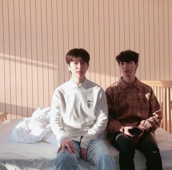 BF_LOKAL_'s tweet photo. [Diki] Diki dan bang Danang mengucapkan selamat malam dan semoga bermimpi yang indaaahhh!

#KwangMin #BF #KwangMinBF #BFLokal #광민 https://t.co/2F7kfdU29L