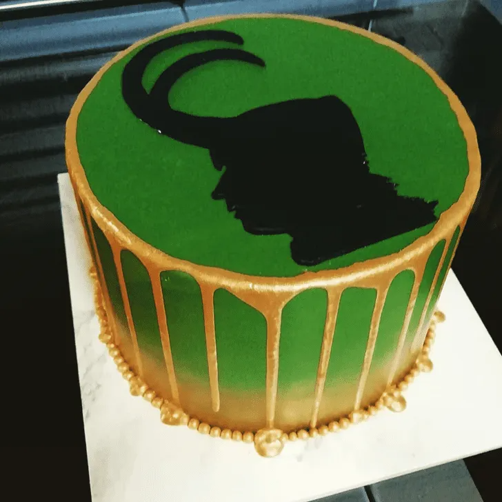 HiddlesArmy's tweet photo. Happy Birthday to the God of Mischief himself, @twhiddleston!
(Image via https://t.co/erY5ueyQCt)
#TH41
#TomHiddleston https://t.co/DHjZLhzgzV