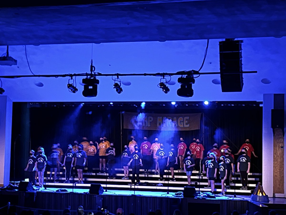BPPrincipalVT's tweet photo. Super proud of our Show Choir students as they won over the fans today in thier 1st LIVE performance in a long time! Way to go, CMS Mirage! @cms_grizzlies @cms_mirage #Mirage #TeamWORK! Keep up the great work. 💪🎯🎯💪 https://t.co/K177yc8y3H