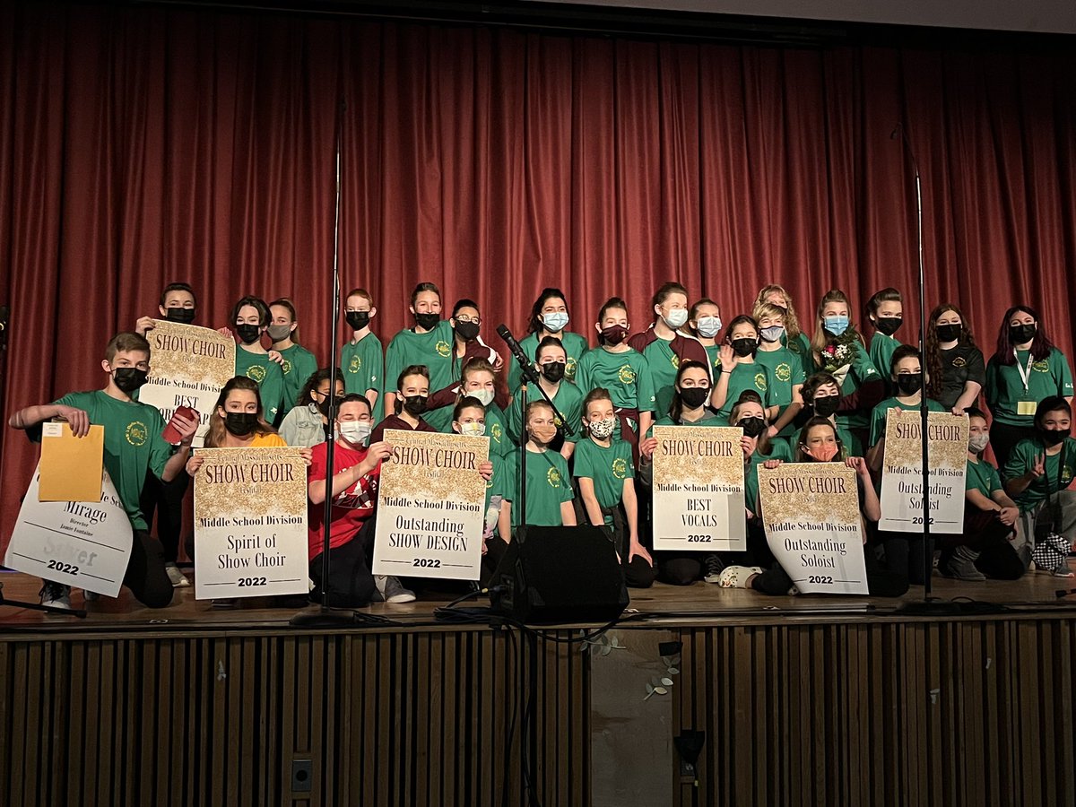 BPPrincipalVT's tweet photo. Super proud of our Show Choir students as they won over the fans today in thier 1st LIVE performance in a long time! Way to go, CMS Mirage! @cms_grizzlies @cms_mirage #Mirage #TeamWORK! Keep up the great work. 💪🎯🎯💪 https://t.co/K177yc8y3H