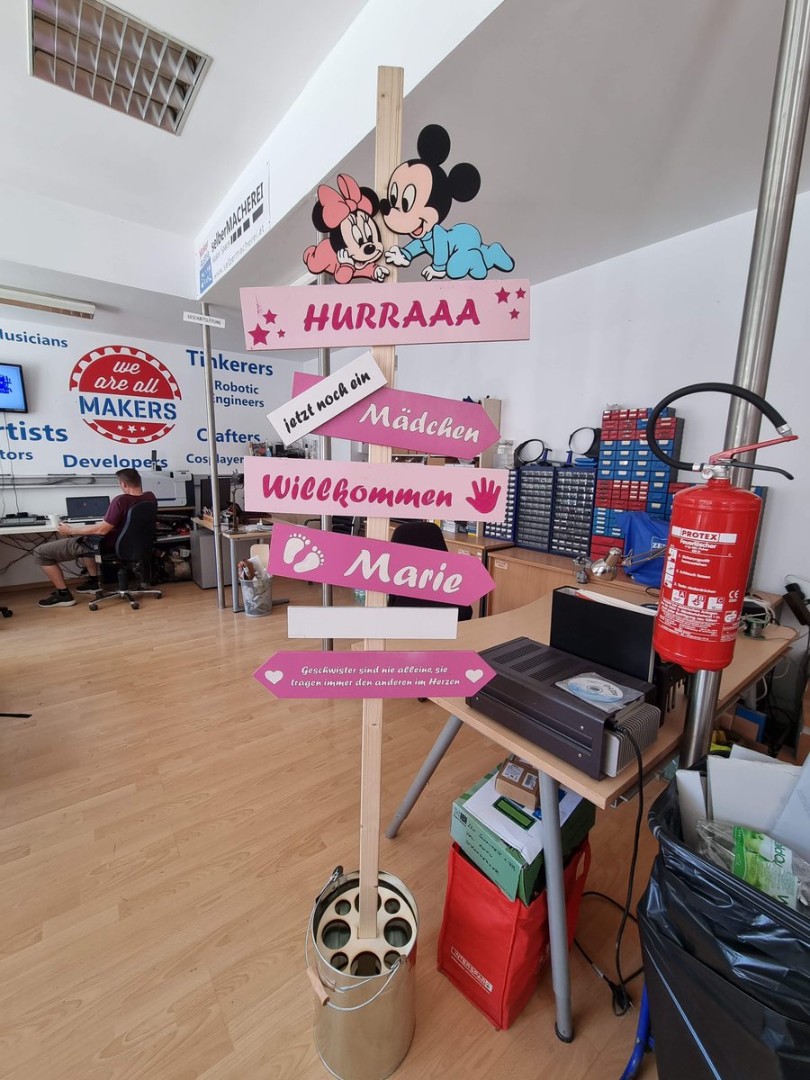 Super schöne Geburtstafel - bei uns im Maker Space kann echt alles gemacht werden ;)
.
#makeraustria #DIY #makersgonnamake #make #makers #makersmovement #woodworking #makerspace #holz #holzarbeiten #wood #woodart #handwerk #holzliebe #holzkunst #maker #craft #handmade #werkstatt