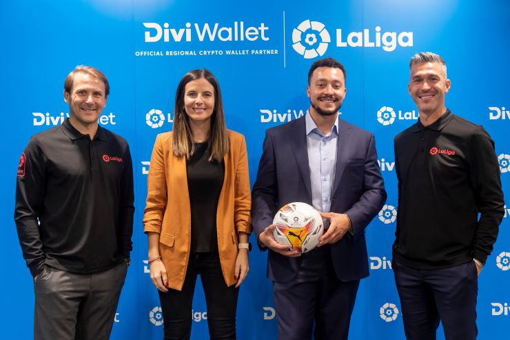 Zero_Gravities_'s tweet photo. @rovercrc Lots of #altcoins out there, but you should bet on one with a solid background (since 2018), awesome tech, such as #StakingVaults right inside the @DiviWallet , amazing #StakingRewards and 🌍 partnership with @LaLigaEN . Now that's what I'm calling a massive #brand activation🚀🚀 https://t.co/wCb9dcv1qa