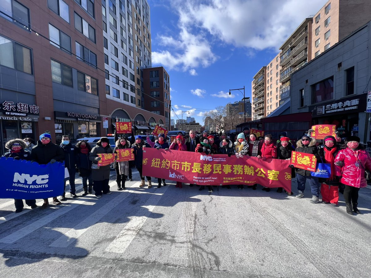NYCImmigrants's tweet image. Team MOIA, @NYCCHR, @mayorsCAU and @NYC_SBS are in Flushing, Queens for the #LunarNewYear celebrations and to spread the word about critical city services and programs like @IDNYC available to all New Yorkers!