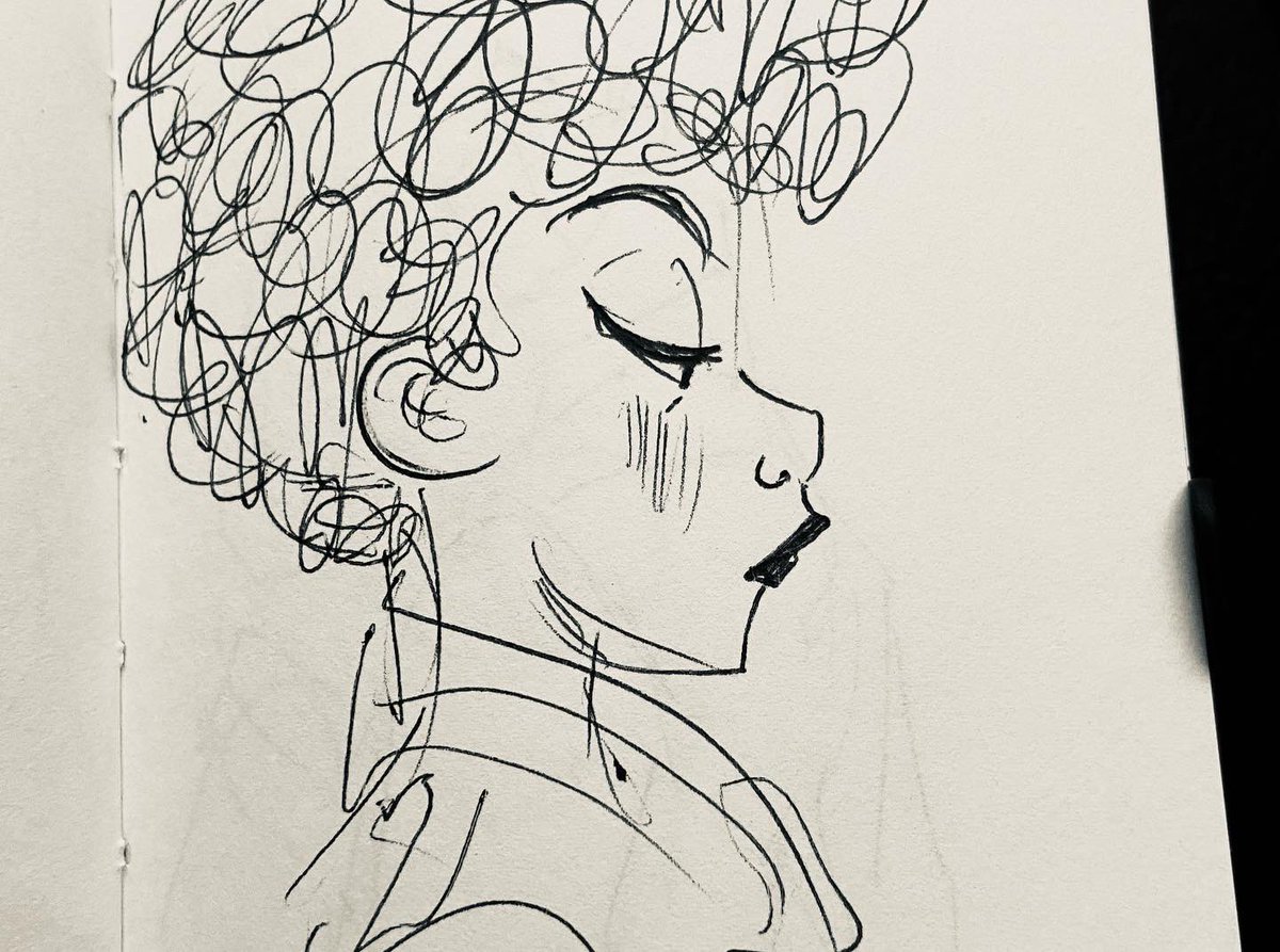 TheAwesombroso's tweet photo. This is why we always carry our sketchbook around 😏😏 https://t.co/RJ0iojFbxq