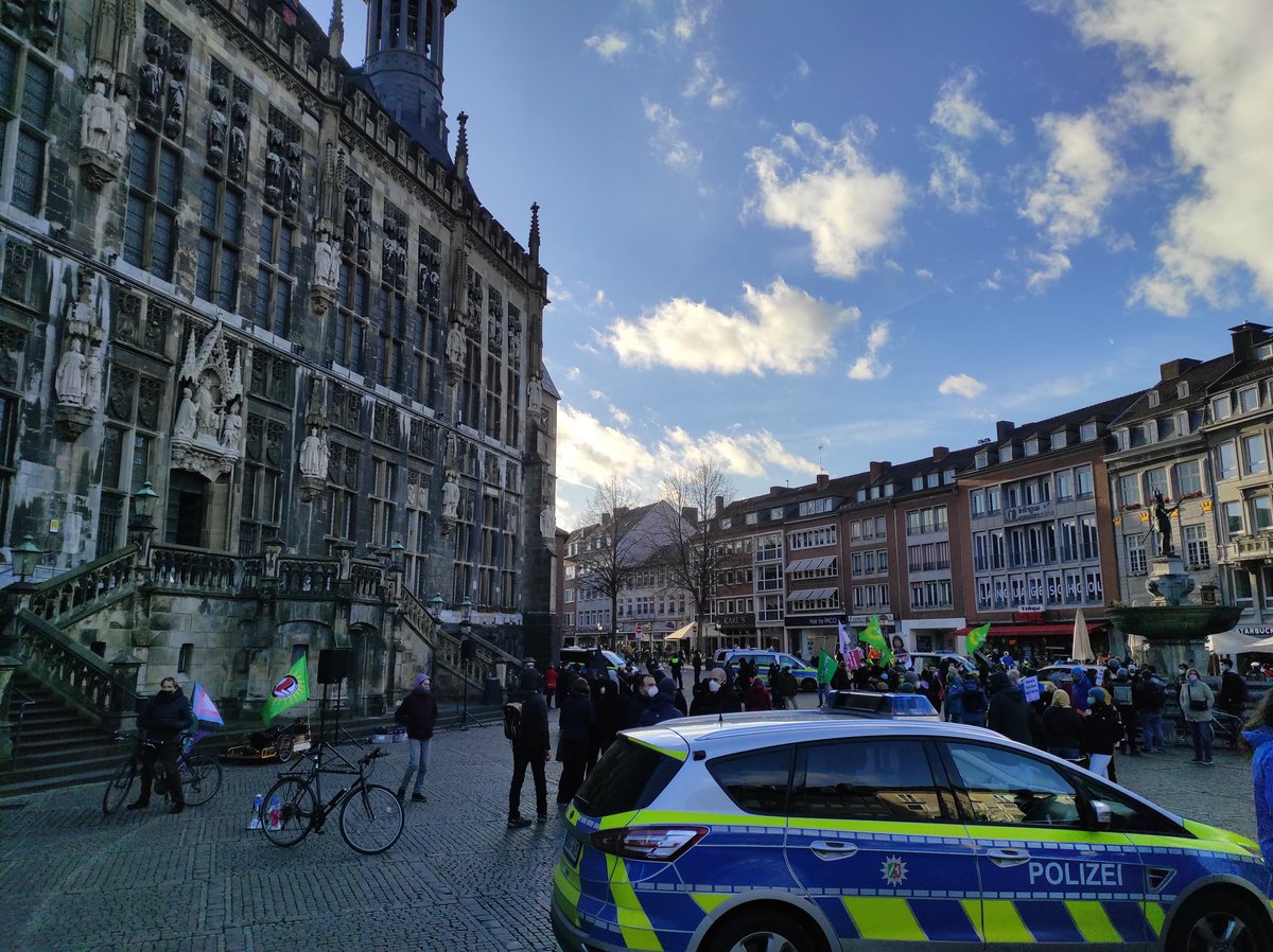 vitusstudemund's tweet photo. Fast 100 Menschen haben heute in #Aachen gegen Querdenken und Verschwörungsideologien demonstriert. Am Protest nahmen auch Vertreter der Grünen, SPD und die PARTEI teil. #ac0502 https://t.co/FakKUm7GW9