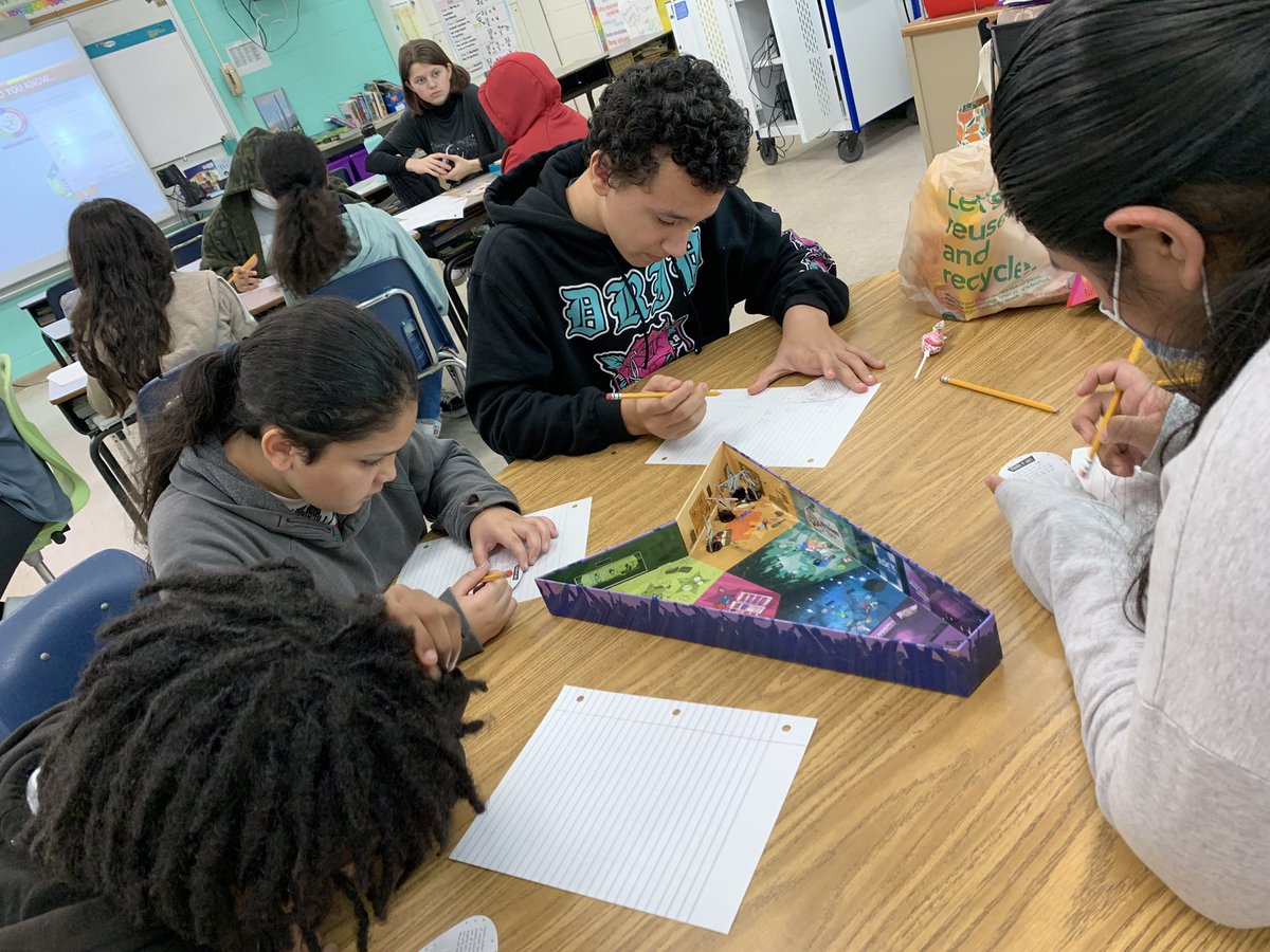 sturgeonsquad's tweet photo. These Rock Star Ss @MortElementary are playing games while practicing their academic and social skills. 📚 🧪 🧮 🌟 https://t.co/mavqF5jydq