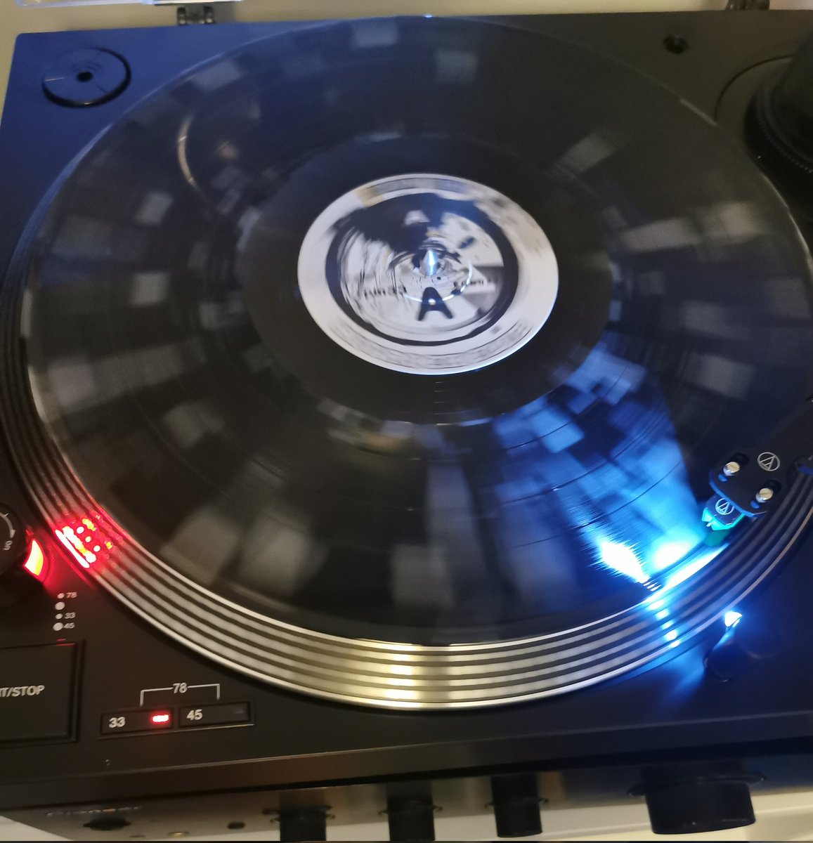 antmbv's tweet photo. #NowListening @APOF Thank you violin radiopunk #apof #amusementparksonfire #vinyl #vinylcollection #recordcollector #vinylporn https://t.co/MMGPI8mV43