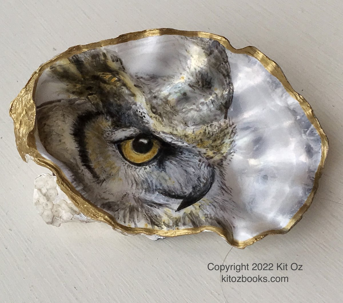 KitKitOz's tweet photo. One of my many painted oyster shells that will soon be for sale at the Seattle Art Museum, coinciding with the "Our Blue Planet" exhibition. Old shell courtesy of @taylorshellfish , gathered with permission from a waste area. #oysters #seattle #taylorshellfish #painting #art https://t.co/YQB0Z5AwvC