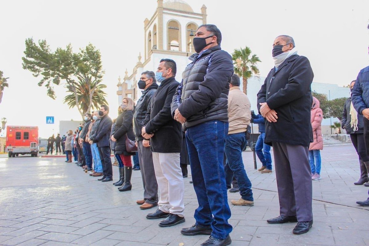 Hoy junto con mi esposa Palhoma y todo nuestro equipo de trabajo celebramos el 105 aniversario de la Promulgación de la Constitución Política de los Estados Unidos Mexicanos, que es la encargada de orientar nuestros principios y de regir nuestra convivencia.