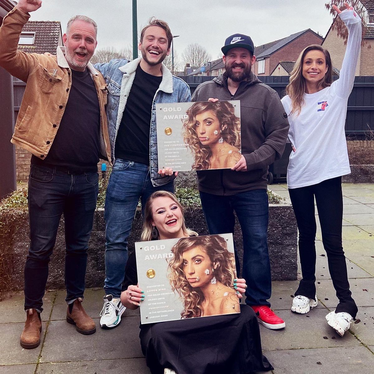 My first golden record as a songwriter! ‘Forever Yours’ by Nona hit GOLD! 📀 SO HAPPY!