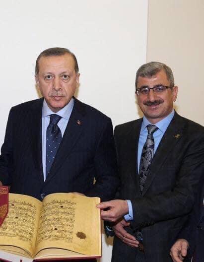 COVID-19 testleri pozitif çıkan Cumhurbaşkanımız Sayın Recep Tayyip Erdoğan ile muhtereme eşi Sayın Emine Erdoğan Hanımefendi'ye geçmiş olsun dileklerimi iletiyor, kendilerine Rabbimden acil şifalar diliyorum. Tüm ümmetin duaları sizlerle...