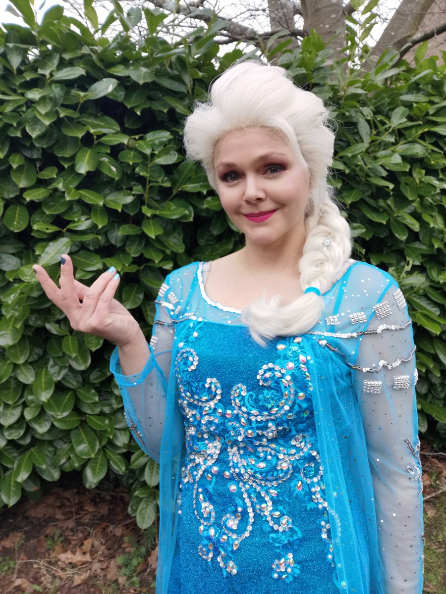 estellerlong's tweet photo. A fantastic Elsa party today and special written envelope with love. Thank you so much for having me and Sven celebrate your birthday with you #elsaparty #kidspartycircusworkshop #kpcw #sven #elsaprincessappearance https://t.co/viJSrxdcgo