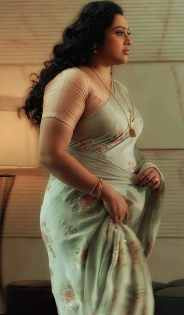 Actress Meena Beautiful hot heroine Mina, Tamil aunty Meena