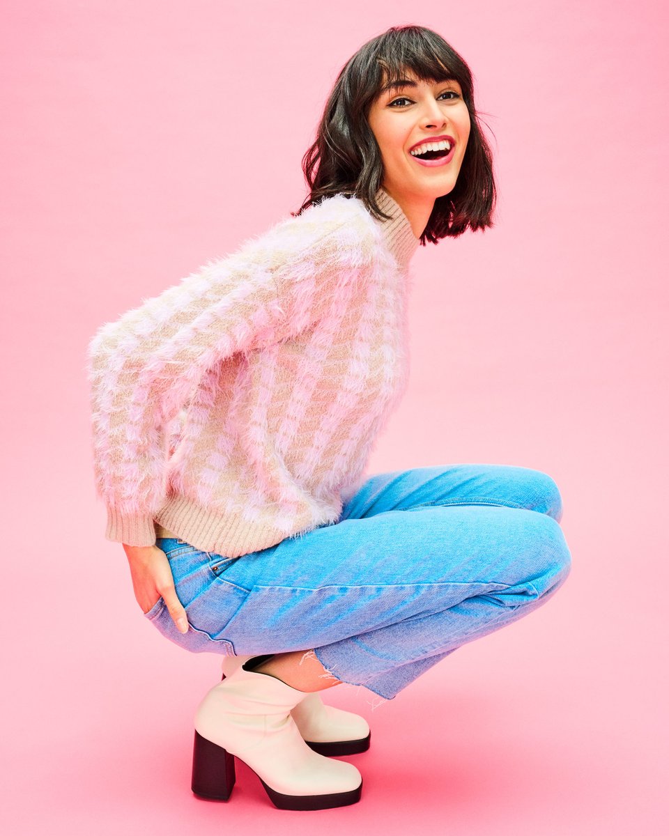 Dorothy_Perkins's tweet photo. Introducing the dogtooth jumper, sheโs a cutie.
And guess what? She comes in two different colourways ๐
Tap to shop ๐ https://t.co/U35Kk6BXcU
#DPLoves #dorothyperkins #OOTD #springstyling https://t.co/px5Tv0Fs3U
