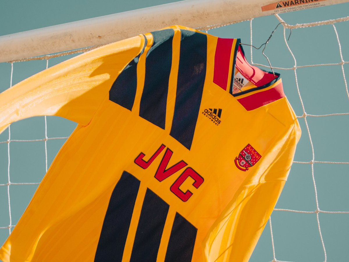Nomadic_Lens's tweet photo. Arsenal Away 93/94 @adidasoriginals remake - shot by me📸 1/2 #arsenal #footballphotography #photography #footy #kit https://t.co/aPCRufb7sw