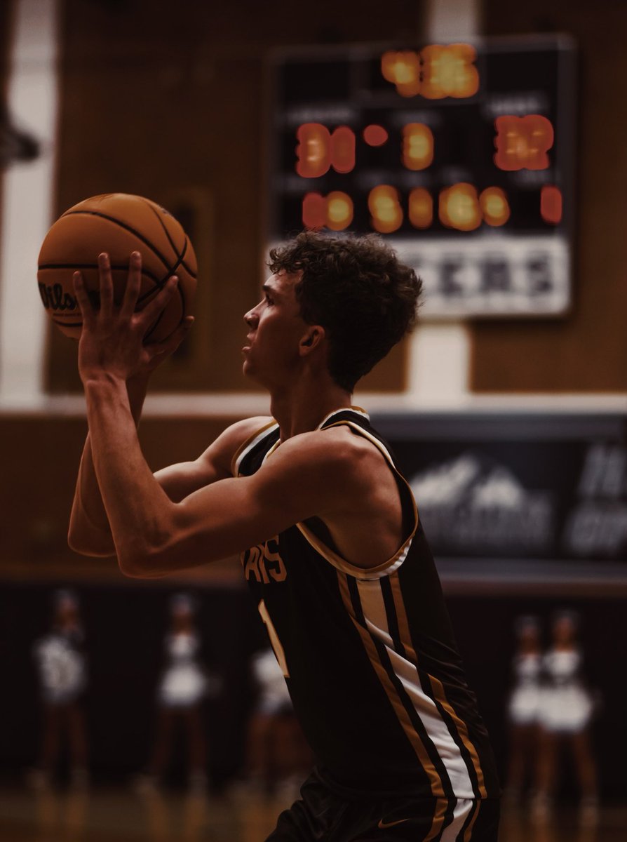 Kongo class of 2022 6’4 SG Tate Garff with 15 points 5 3’s and 10 rebounds in a win last night for Davis High… <a href="/tategarff1_/">Tate Garff</a> <a href="/MtnHoops/">Mountain Hoops</a> <a href="/FCPPangos/">Fullcourt Press/ Pangos</a> <a href="/_proinsight/">Pro Insight</a> <a href="/WCEBball/">West Coast Elite Basketball</a>  <a href="/RL_Hoops/">RecruitLook Hoops</a> <a href="/PrepHoopsUT/">Prep Hoops Utah</a>