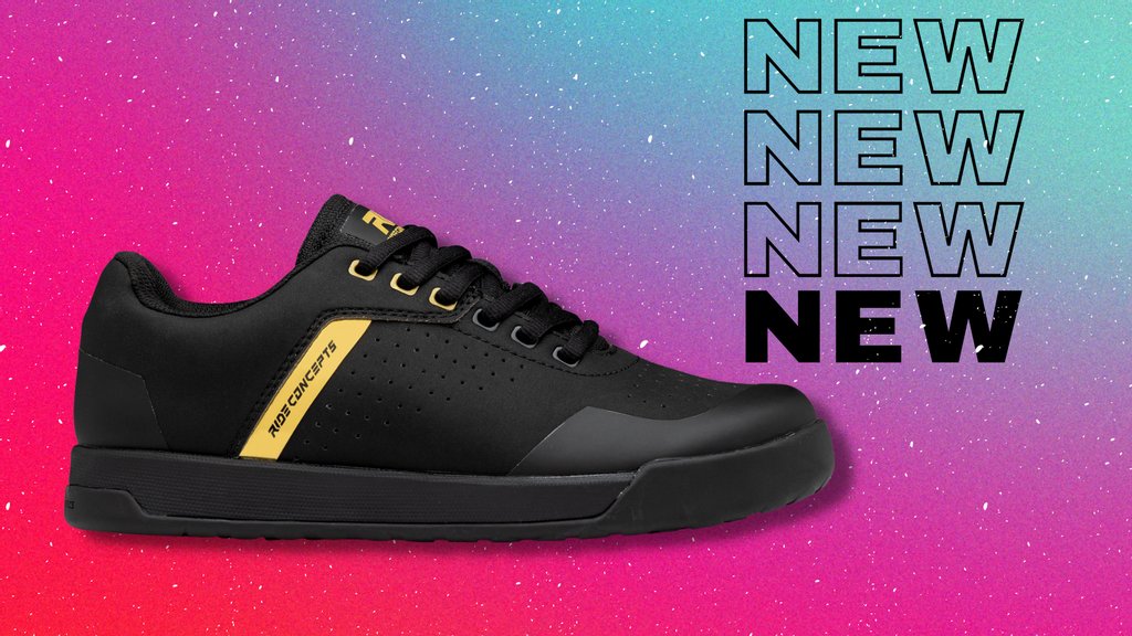 Did you get the memo? These hot new shoes are burning things up on our website. Be one of the first to hit the trails in these black and gold beauties! ❤️‍🔥l8r.it/1Bin