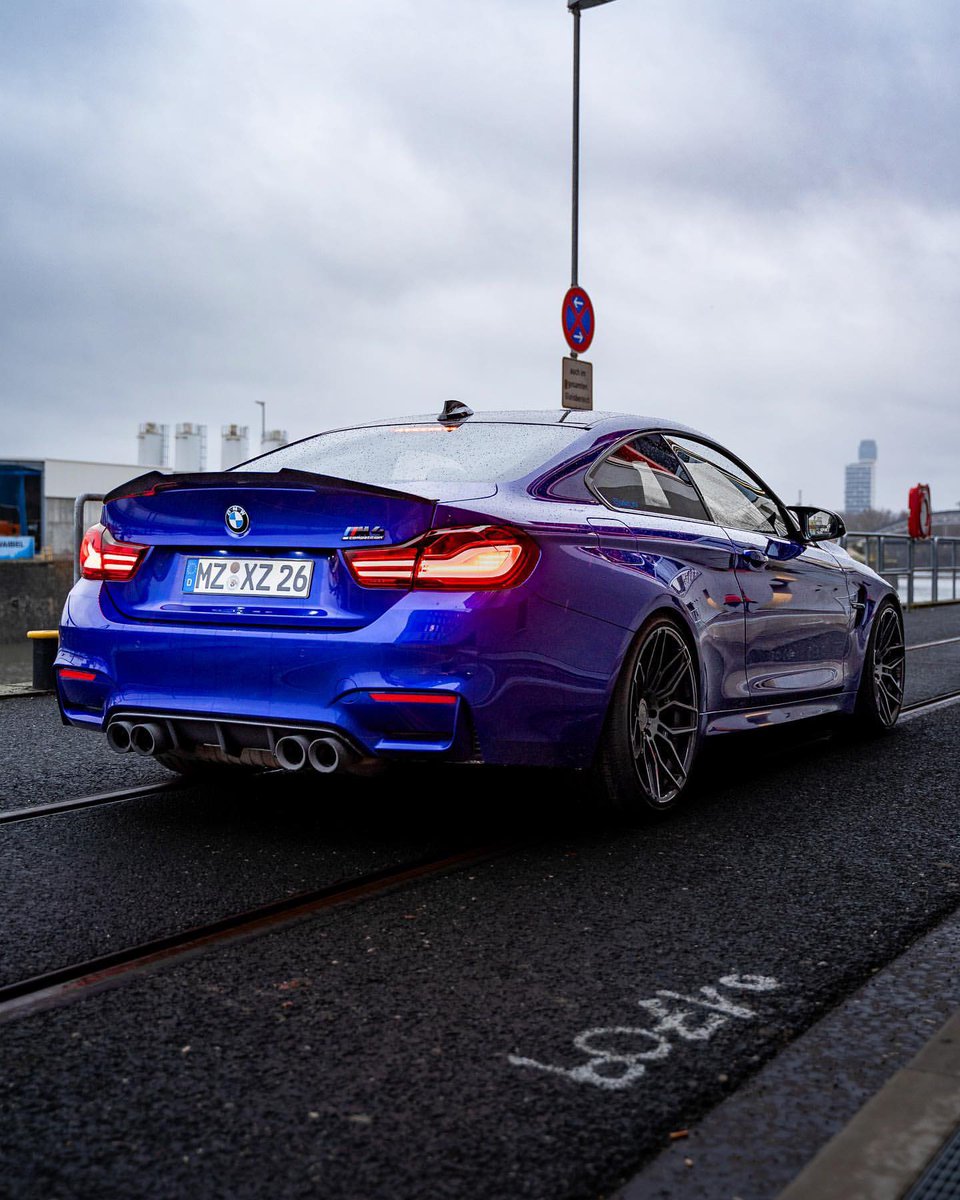 carpxrnpicx's tweet photo. BMW M4 Competition https://t.co/Cdr9TCquy0
