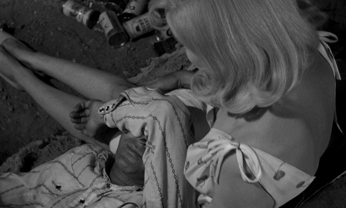TheCinesthetic's tweet photo. The Misfits (1961) dir. John Huston https://t.co/Hf4KPz62xp