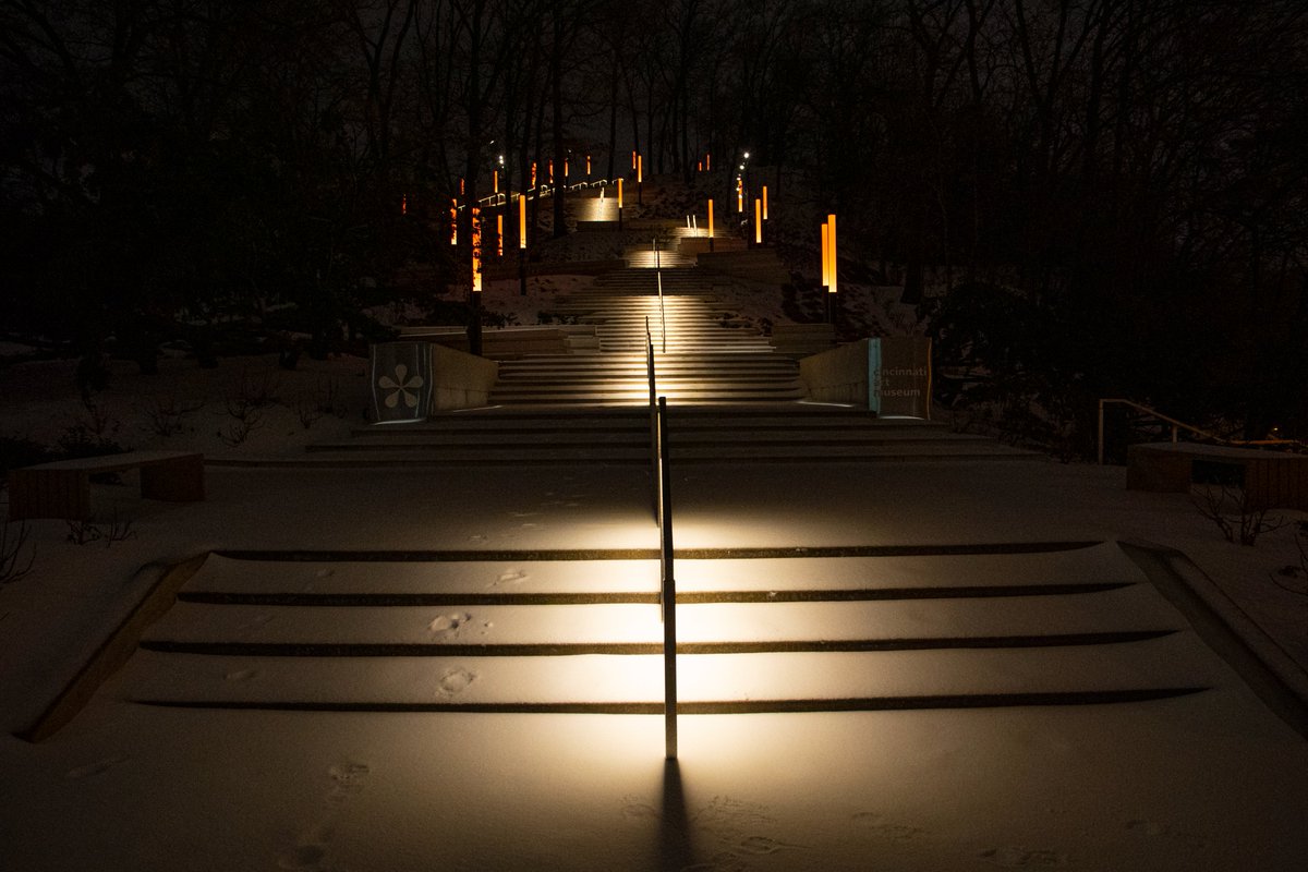 tcwilson1's tweet photo. @cincyartmuseum Art Climb on a snowy and icy night https://t.co/0peBynNIV0