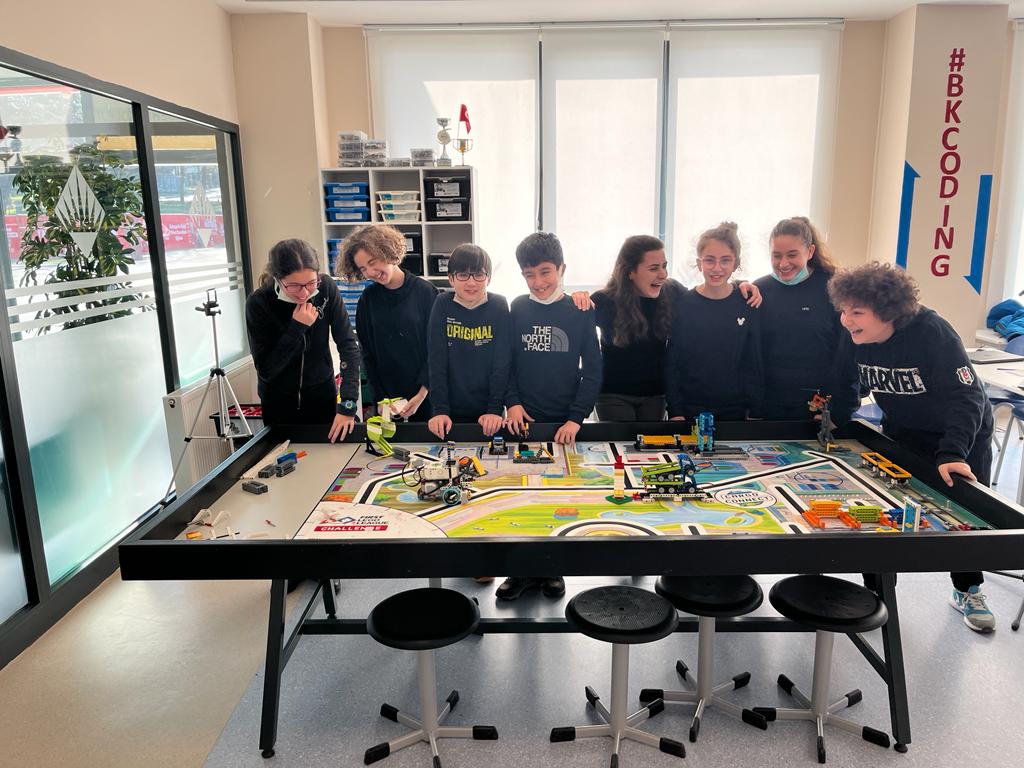 troia1718's tweet photo. First LEGO Lig Challenge 18.Sezon Türkiye Yerel Turnuvalarına takımımız olarak katılım sağladık. Yarın Jüri oturumunda tekrardan görüşmek üzere.💪🤖💫♥️💙 https://t.co/cz4itNtkFx