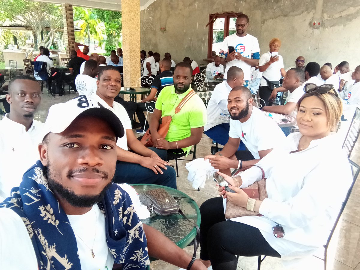 Bev_TSHIMINYI's tweet photo. La Force Grise @FG_dps a procédé ce samedi 05/02/2022 à l'échange des voeux à Picasso Beach vers Nsele. En route, nous nous sommes inclinés devant le mausolée de notre inspirateur politique, l'icône nationale Dr Étienne #TSHISEKEDI_wa_MULUMB avant de poursuivre notre route. https://t.co/tMavj1vWCk