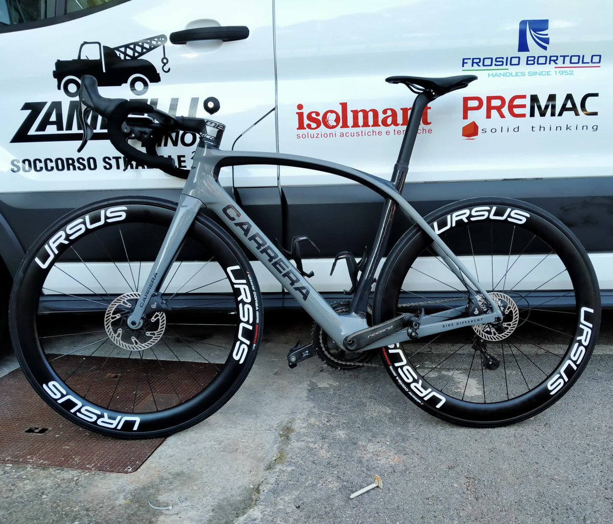 More Ursus wheels in the peloton: we’re glad to announce our partnership with the new UCI Continental team @teambiessecarrera 🇮🇹🚴🏼‍♂️

All our🤞to the riders and staff for a great season! 

#ursuswheels #beagladiator #procycling #procyclist #carbonwheels #bicyclelove #cycling