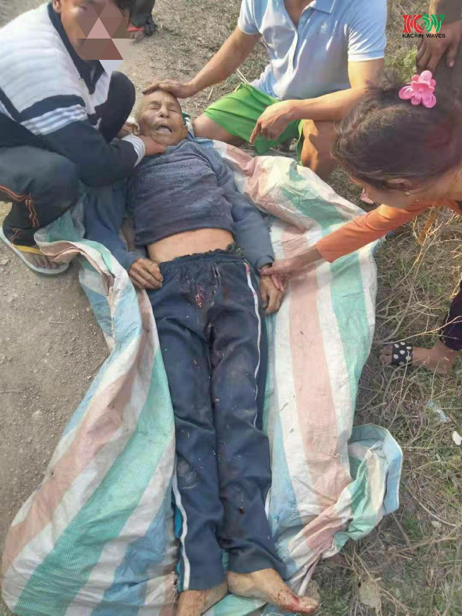 kachinwaves's tweet photo. A civilian was killed and a woman was wounded in an airstrike by the military at Kap Maw village in Hpakant Township at around 3pm this afternoon. Locals say the airstrike was shot to transport the bodies of soldiers killed in the fighting.
https://t.co/DvA1E8pZ8V https://t.co/orjBw6TYbA